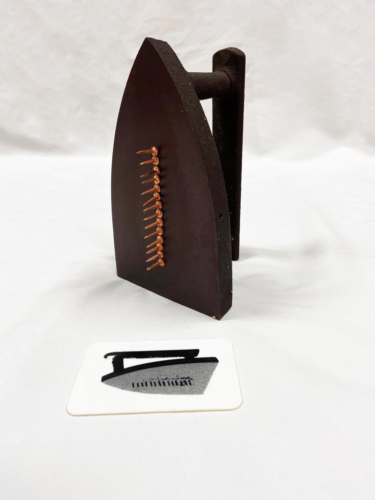 Man Ray, Cadeau (1972)